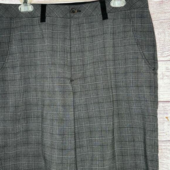 Travis Mathew Charcoal Gray Performance Golf Outdoors Shorts Size 34 - Picture 8 of 11